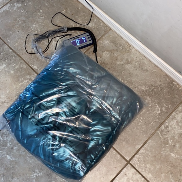 Victoria's Secret Women Tote Metallic Puffer Teal Quilted Shoulder Bag Gloss - Picture 4 of 7